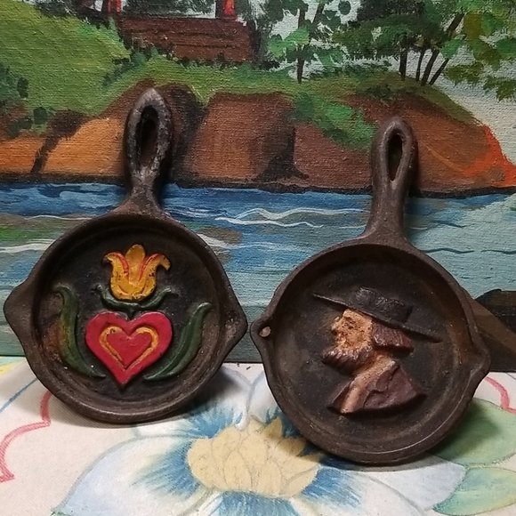 2 Vintage Cast Iron metal ashtrays
